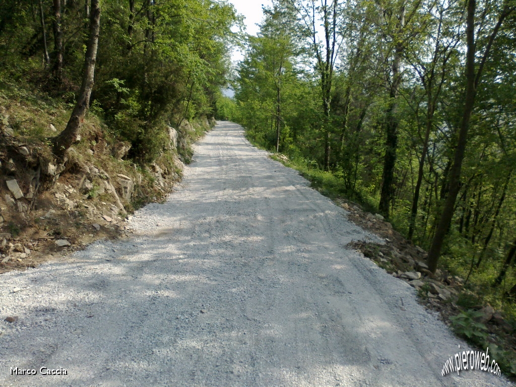 22_Ripresa la bici si scende verso il Pisgiù.jpg